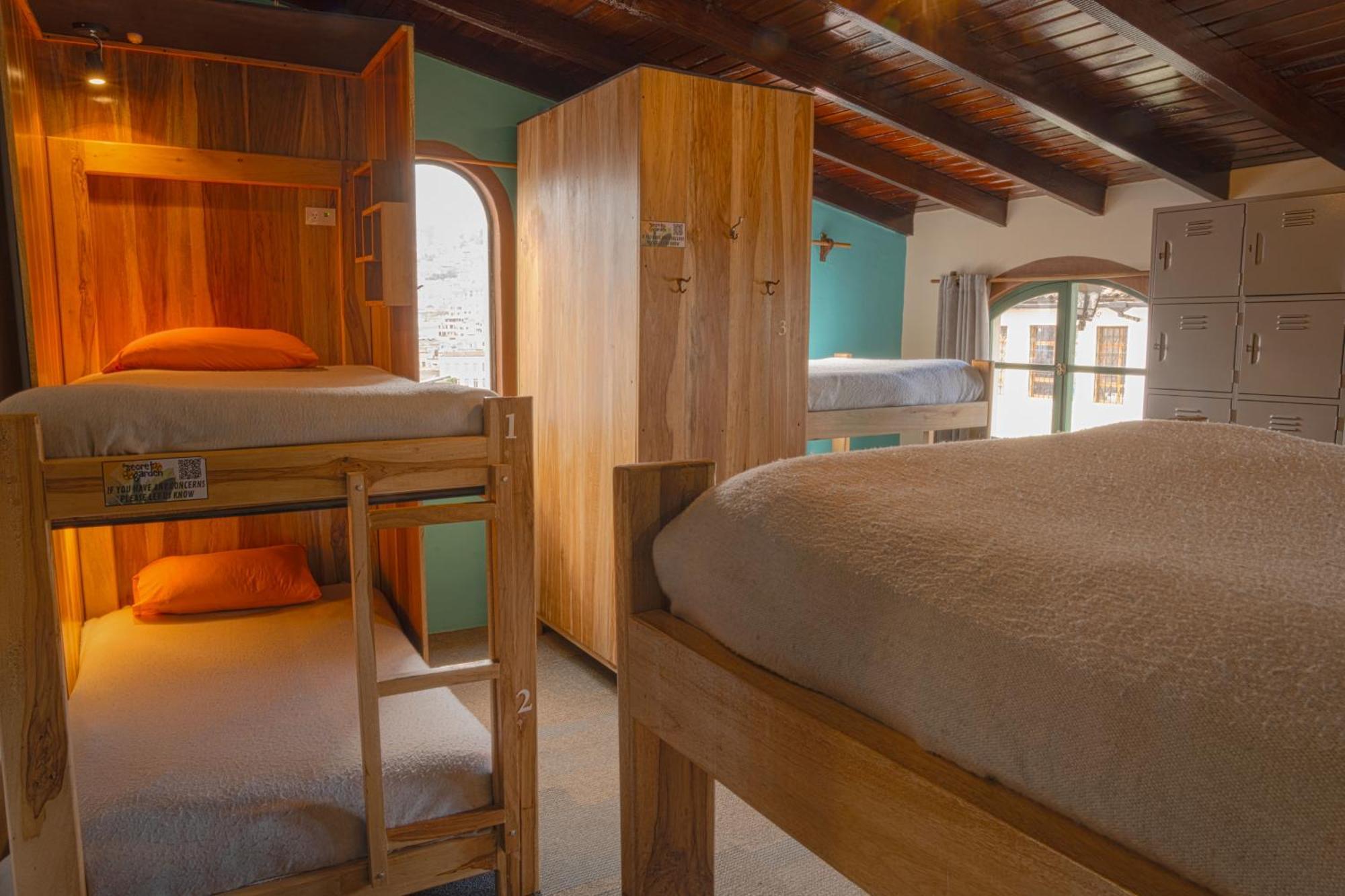 The Secret Garden Hostel Quito Kültér fotó